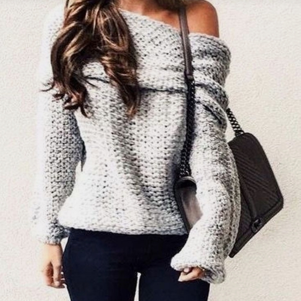 EUC Grey off shoulder sweater. Size medium. Sexy.